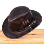 Chapéu Country Urbano de Couro Aba Curta com Cravos Metálicos