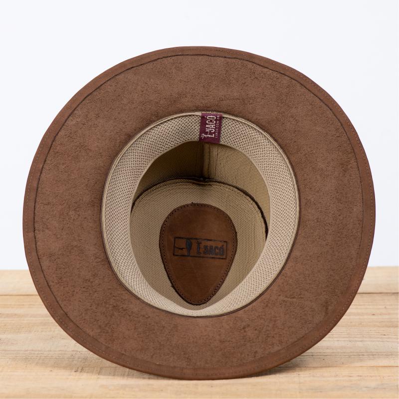 Chapéu Inglês em Couro Nobuck Aveludado com Aba Clássica